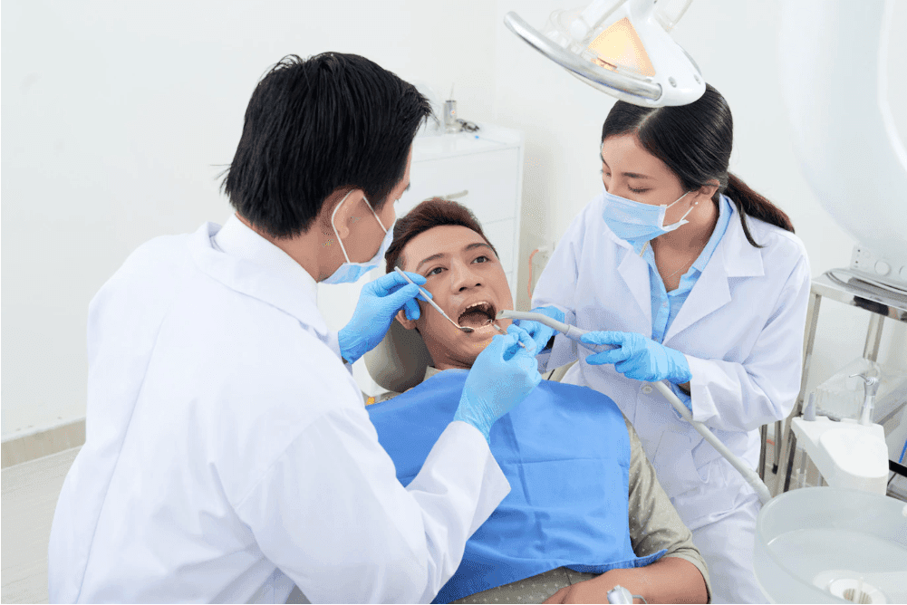家仁牙科推薦在由智慧齒初期症狀便進行專業牙科檢查