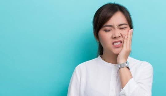 尋求即時牙科專業治療:解決香港急性牙痛的重要性